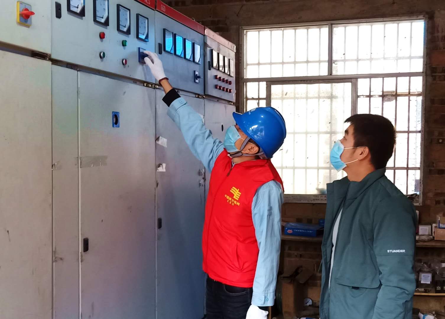 平塘供電局：主動(dòng)走訪現(xiàn)場(chǎng)辦公，助推企業(yè)有序復(fù)工