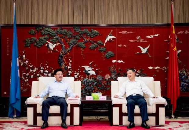 溫樞剛會(huì)見云南能投集團(tuán)黨委書記、董事長段文泉