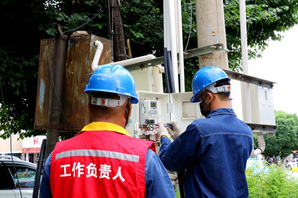 國網(wǎng)伊犁供電公司：嚴(yán)抓“小”現(xiàn)場(chǎng)，推進(jìn)“大”安全