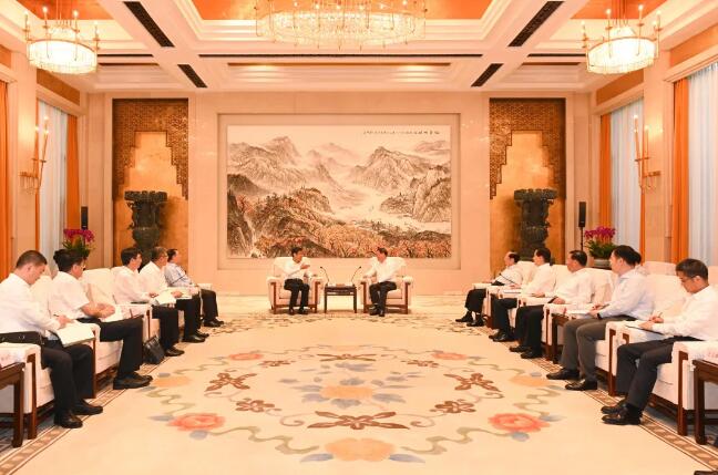 舒印彪拜會湖北省委書記應(yīng)勇、省長王曉東