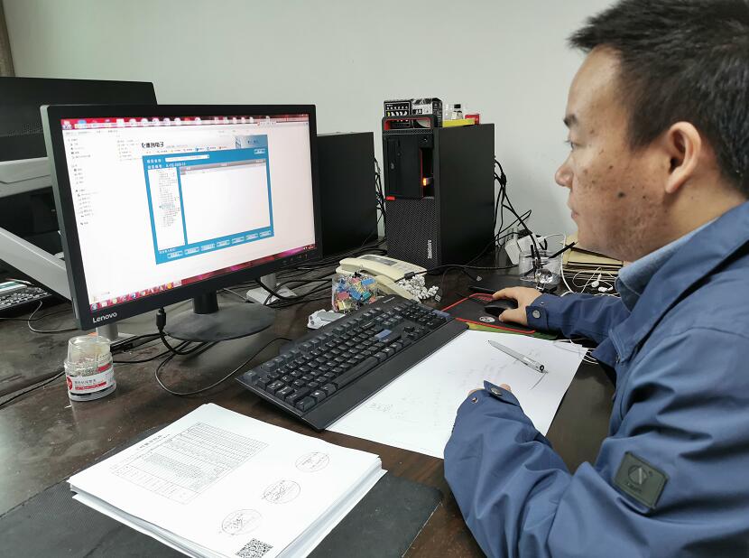 “穿搭”二維碼，浙江慈溪市供電公司工程檔案數(shù)字化，讓資料“動”起來