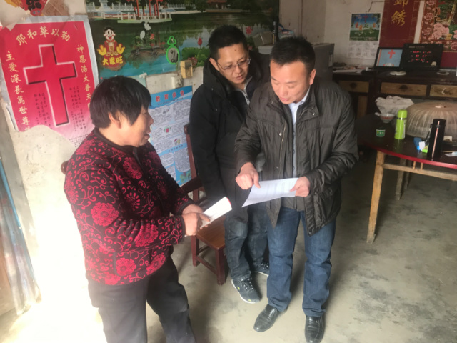 張紅軍：用真心，換真情，扶真貧