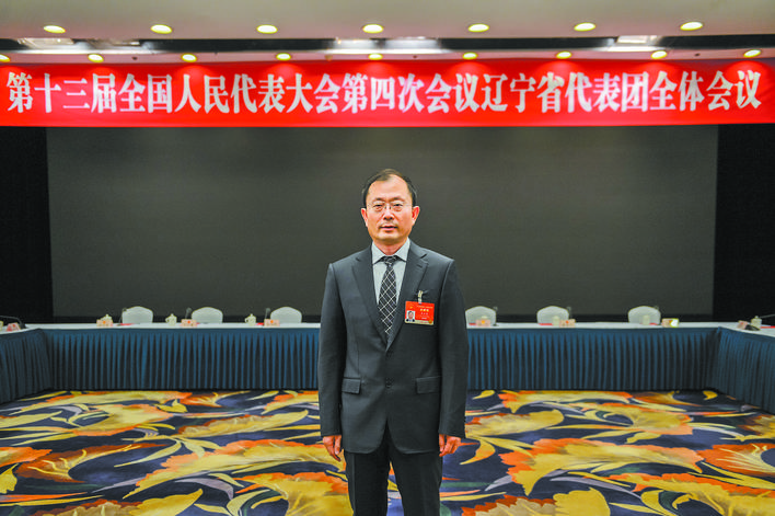 國人大代表 國網(wǎng)遼寧省電力有限公司董事長、黨委書記石玉東：加強能源互濟 促進能源互聯(lián)網(wǎng)發(fā)展