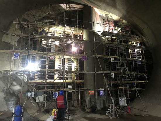 國網(wǎng)劉家峽水電廠7、8號機組進水口攔污柵補焊打磨修復(fù)順利完成