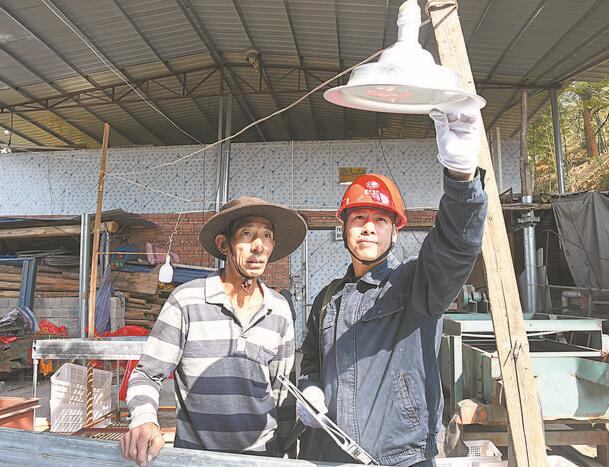 李德青：村民用電滿意，我心里才踏實(shí)
