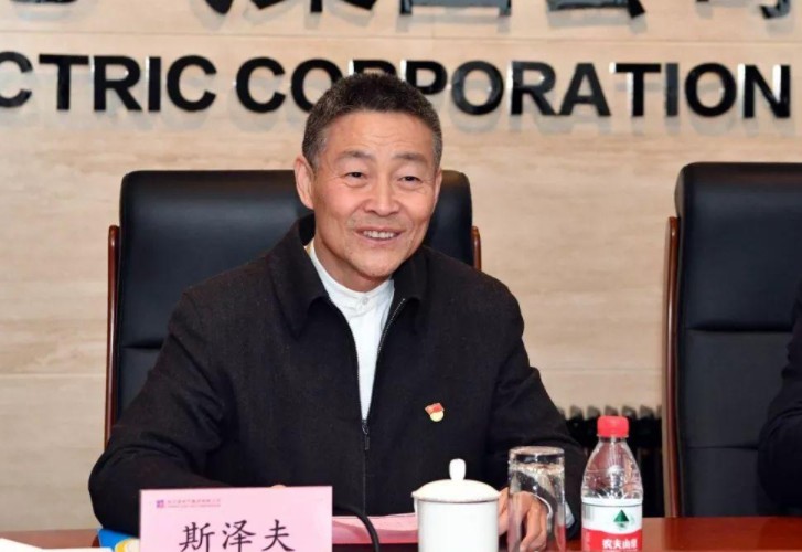 發(fā)展新能源要與電力安全統(tǒng)籌兼顧——訪全國政協(xié)常委，哈爾濱電氣集團(tuán)有限公司黨委書記、董事長斯?jié)煞? width=