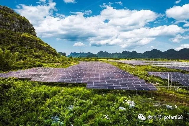 南方電網(wǎng)公司發(fā)布服務(wù)碳達(dá)峰、碳中和工作方案，提出5個(gè)方面21項(xiàng)重點(diǎn)舉措，構(gòu)建以新能源為主體的新型電力系統(tǒng)