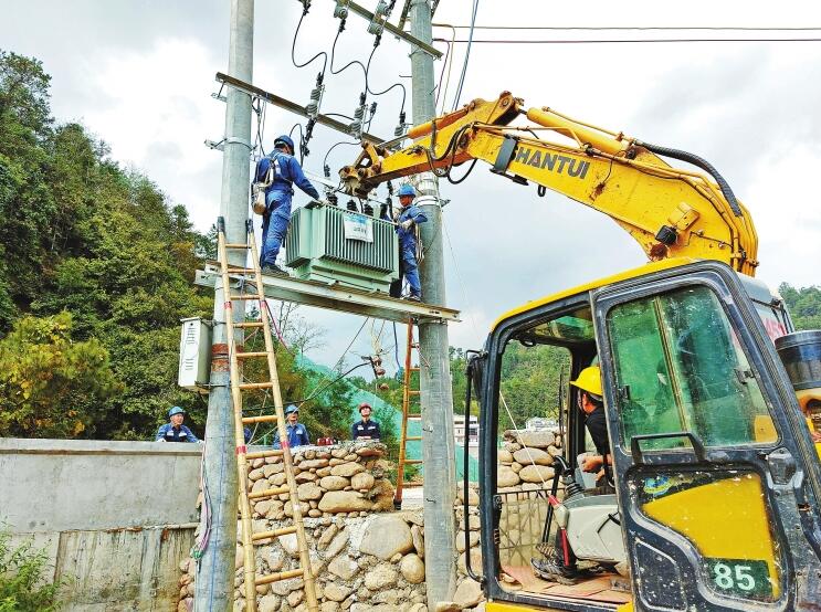 南方電網(wǎng)公司加強(qiáng)農(nóng)村電網(wǎng)建設(shè)，以充足電力激發(fā)鄉(xiāng)村活力