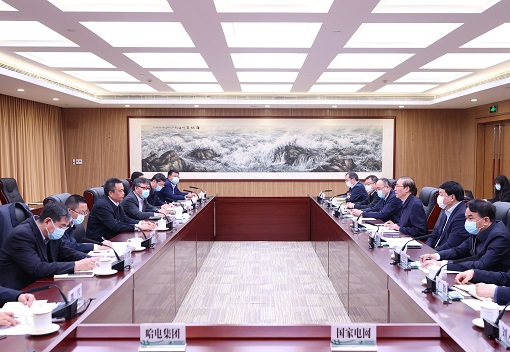 辛保安、張智剛與哈電集團(tuán)董事長曹志安、總經(jīng)理吳偉章會談