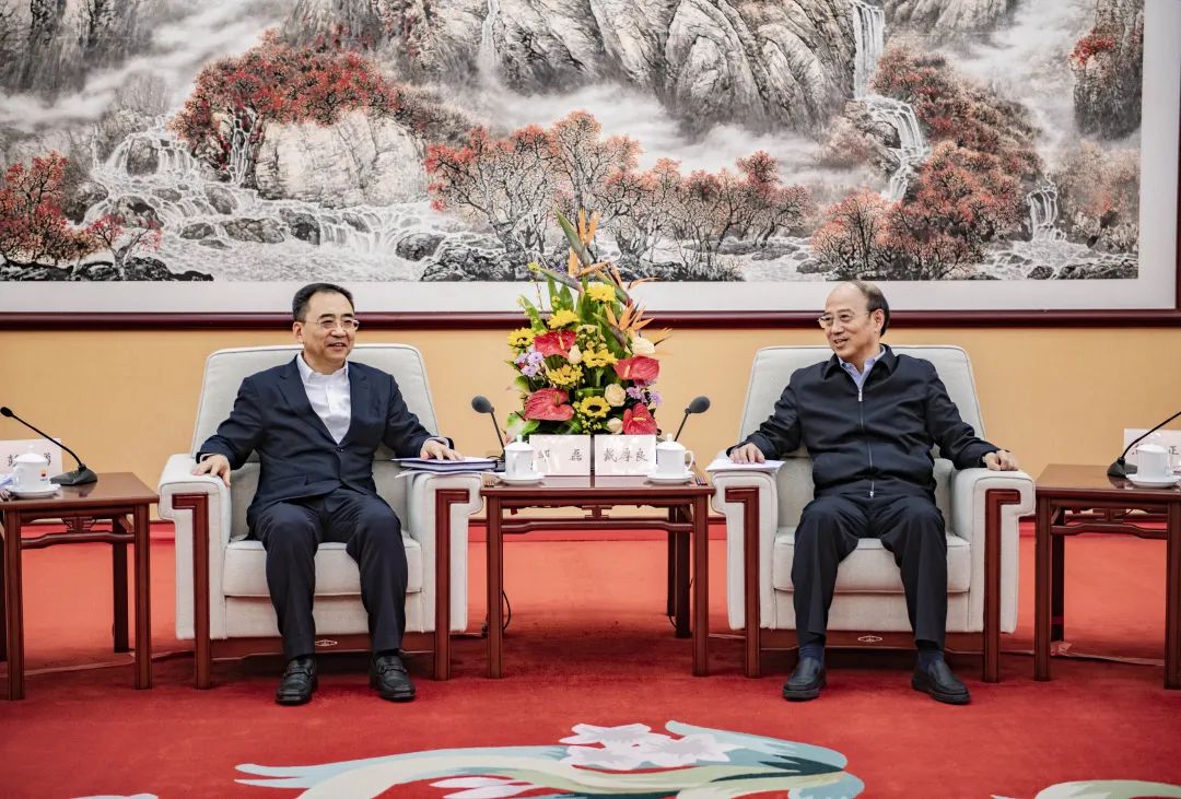 鄒磊拜會(huì)中國(guó)石油集團(tuán)黨組書記、董事長(zhǎng)戴厚良