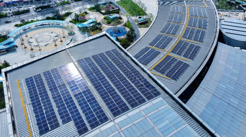 1.2MW！山東商業(yè)綜合體屋頂光伏發(fā)電項(xiàng)目并網(wǎng)發(fā)電