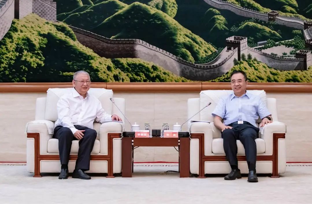 鄒磊會(huì)見(jiàn)隆基股份總裁李振國(guó)、森特股份董事長(zhǎng)劉愛(ài)森