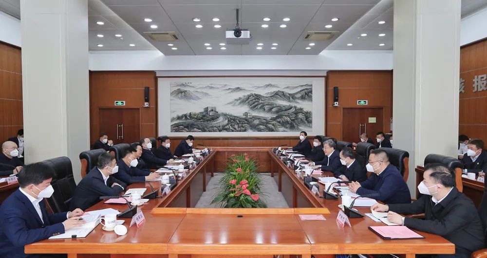 中核集團(tuán)黨組書記、董事長余劍鋒與遼寧省委書記郝鵬、省長李樂成會談