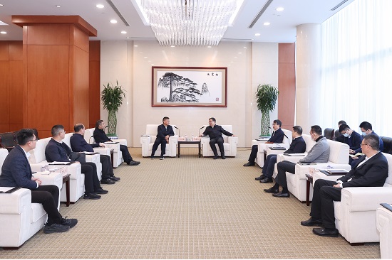 鄧建玲會(huì)見(jiàn)福建省政協(xié)副主席、漳州市委書(shū)記張國(guó)旺