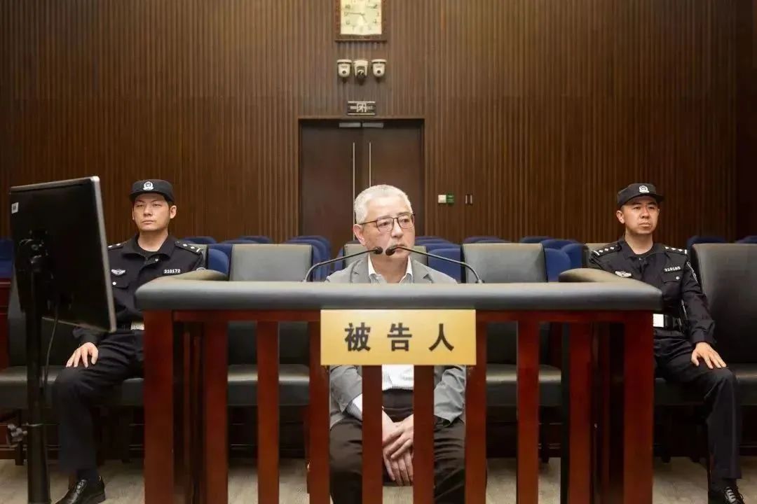 被控受賄1.56億，原上海電氣集團(tuán)股份有限公司總裁、董事長鄭建華受審
