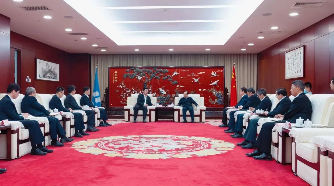 華電集團(tuán)黨組書記、董事長江毅會(huì)見海博思創(chuàng)董事長、總經(jīng)理張劍輝