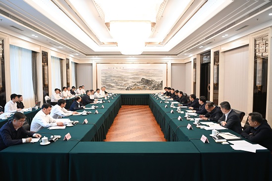 華能集團溫樞剛、鄧建玲拜會遼寧省委書記郝鵬