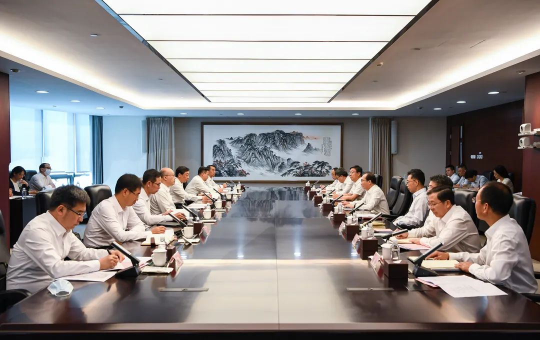 華電集團(tuán)黨組書記、董事長(zhǎng)江毅與河北省委副書記、省長(zhǎng)王正譜舉行會(huì)談