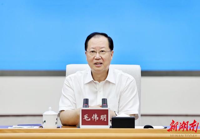 湖南省委副書記、省長毛偉明與發(fā)電企業(yè)代表座談：強(qiáng)化擔(dān)當(dāng) 滿發(fā)穩(wěn)發(fā)