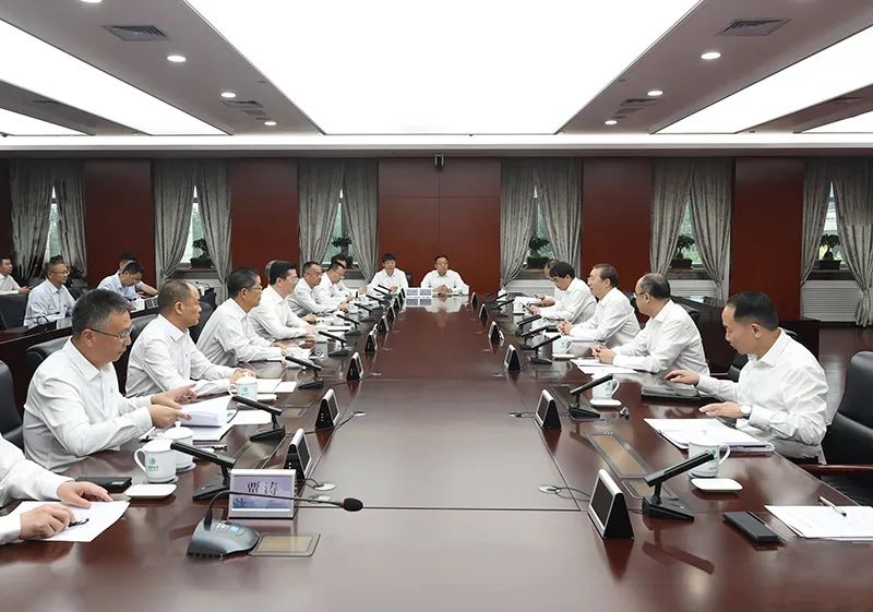 國家電網(wǎng)董事長(zhǎng)、黨組書記辛保安赴國網(wǎng)新疆電力調(diào)研
