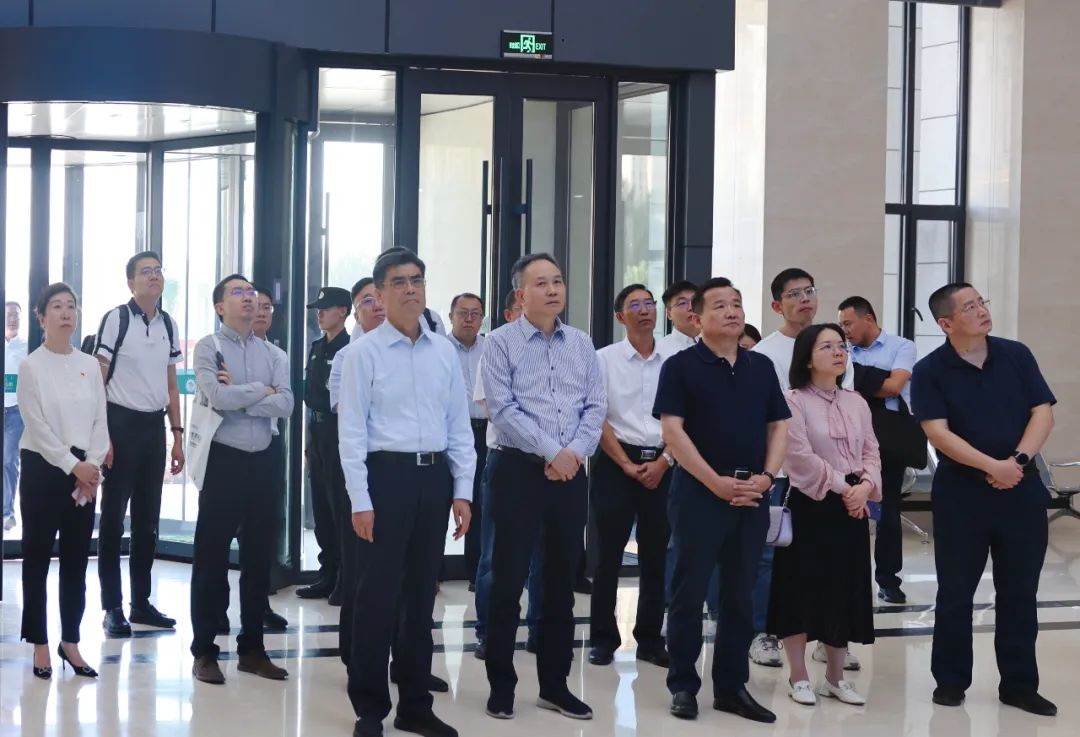 舒印彪、湯廣福院士在內(nèi)蒙古電力集團(tuán)調(diào)研