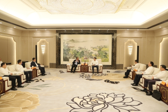 中國電建黨委副書記、總經理王斌與江蘇省委常委、蘇州市委書記曹路寶舉行會談