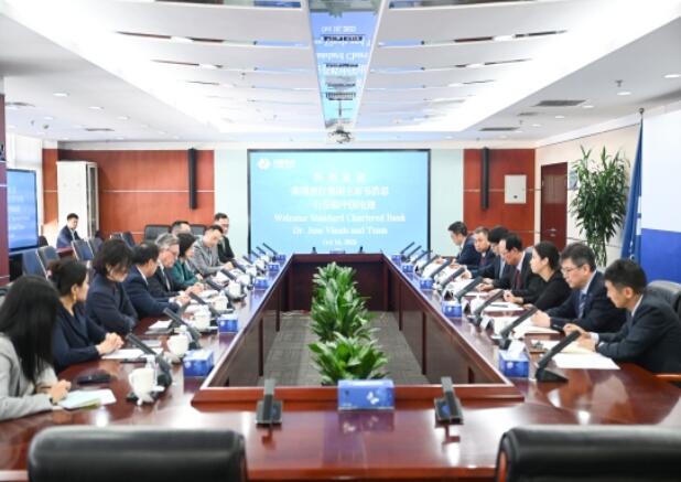 中國電建黨委書記、董事長丁焰章會見渣打集團(tuán)主席韋浩思