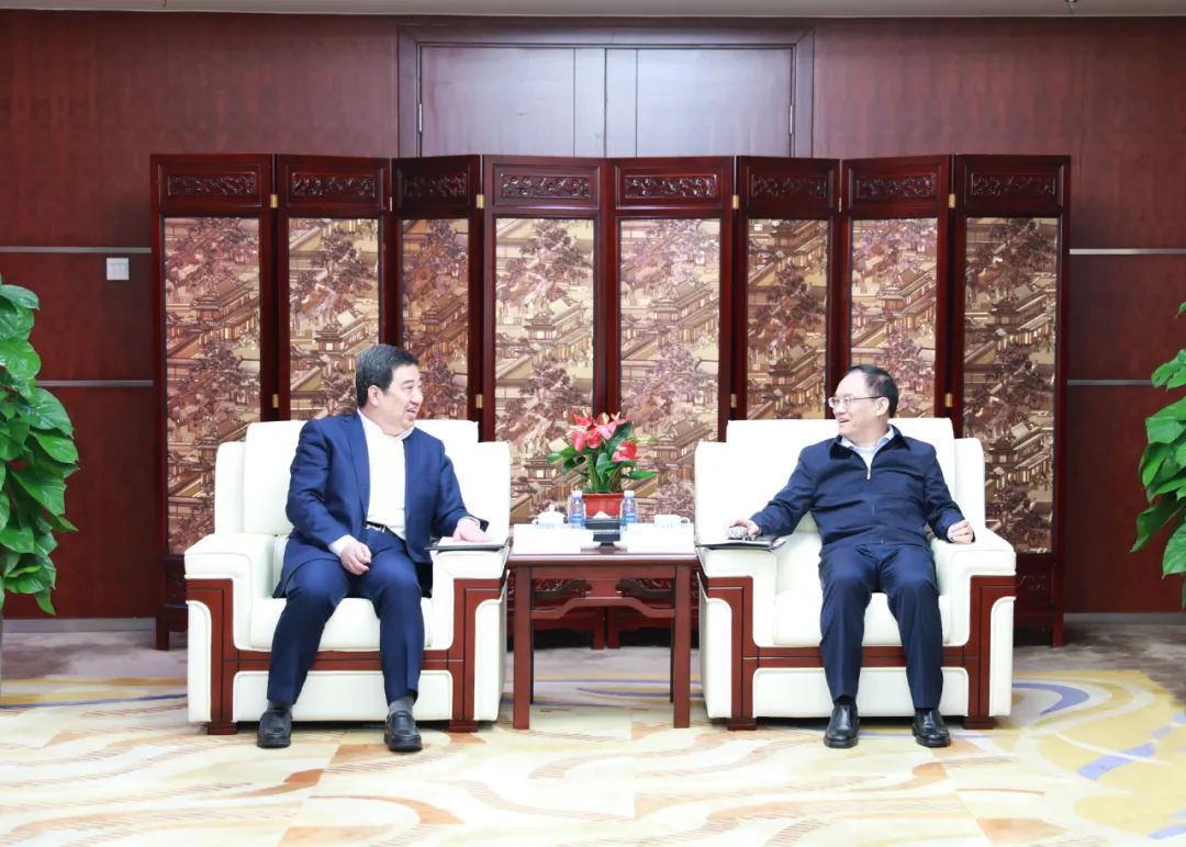 中國(guó)電氣裝備白忠泉董事長(zhǎng)、周群總經(jīng)理拜訪中鋁集團(tuán)董事長(zhǎng)段向東、總經(jīng)理王石磊