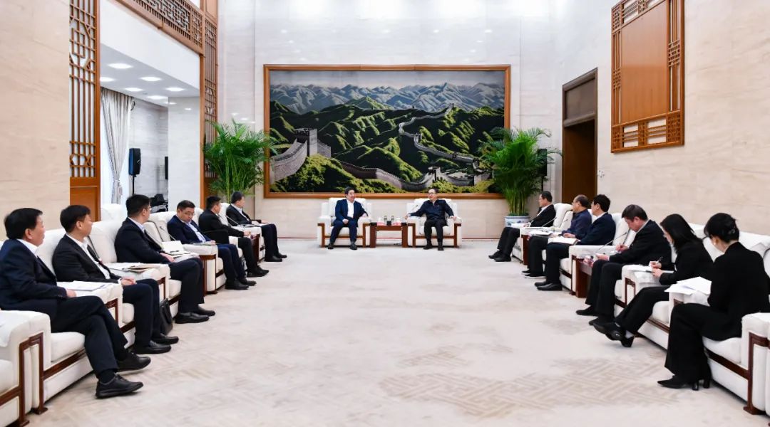 中國(guó)電氣裝備白忠泉董事長(zhǎng)、周群總經(jīng)理拜訪中國(guó)大唐董事長(zhǎng)鄒磊