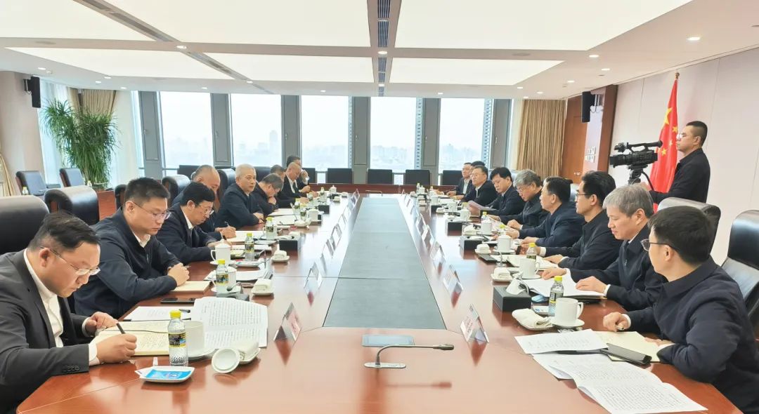 中國(guó)一重董事長(zhǎng)徐鵬一行拜訪(fǎng)國(guó)家能源集團(tuán)黨組書(shū)記、董事長(zhǎng)劉國(guó)躍