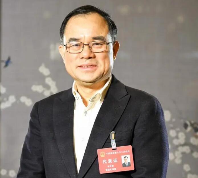 【兩會(huì)好聲音】全國(guó)人大代表、長(zhǎng)安汽車董事長(zhǎng)朱華榮：強(qiáng)化市場(chǎng)調(diào)節(jié)手段，進(jìn)一步改善汽車消費(fèi)環(huán)境