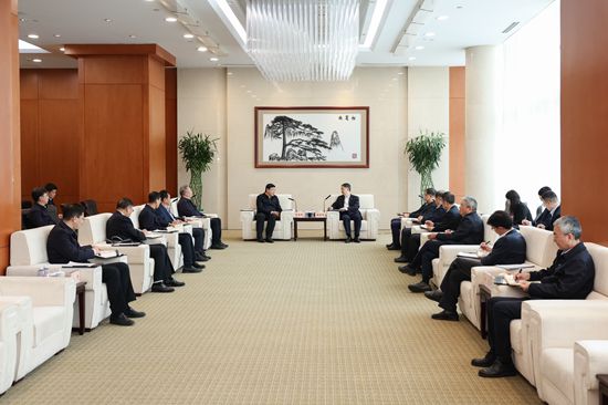 華能集團(tuán)董事長溫樞剛、總經(jīng)理鄧建玲會見國家電網(wǎng)董事長張智剛