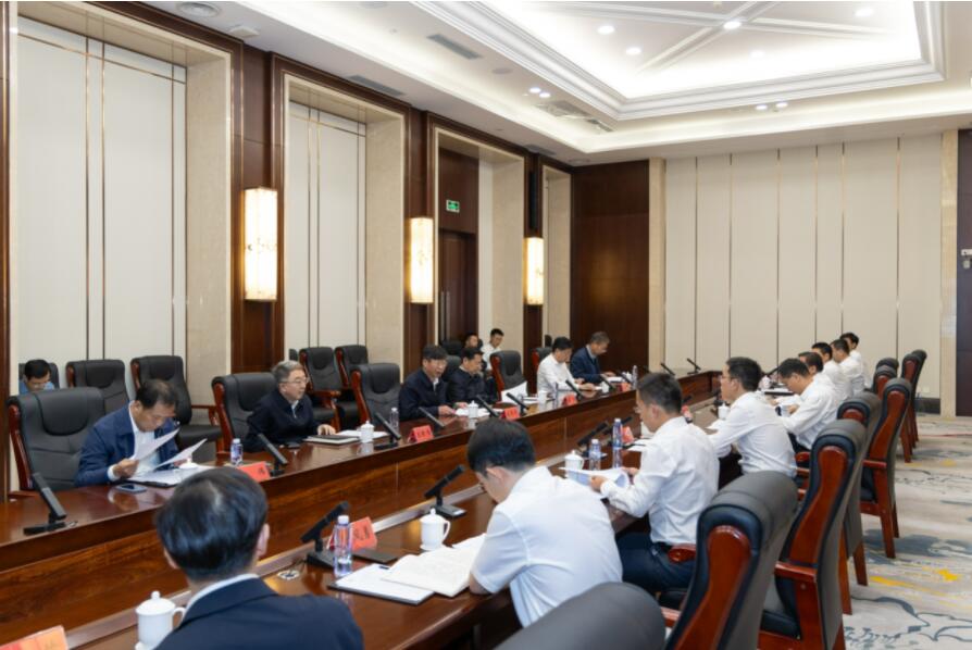 劉偉平、韓君調(diào)研三峽集團(tuán)內(nèi)蒙古區(qū)域工作