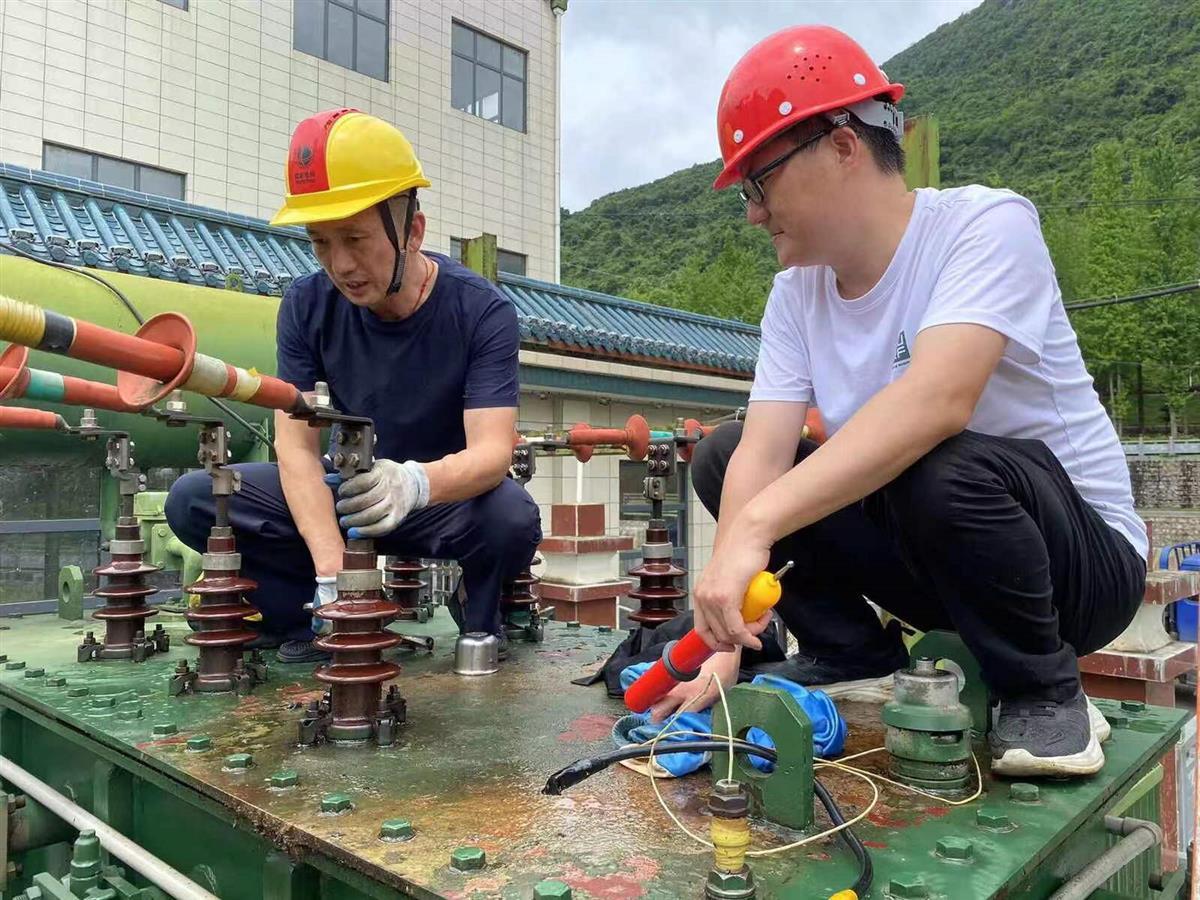 黃石市王英電廠發(fā)電泄洪調(diào)峰，騰出庫容1200萬立方米