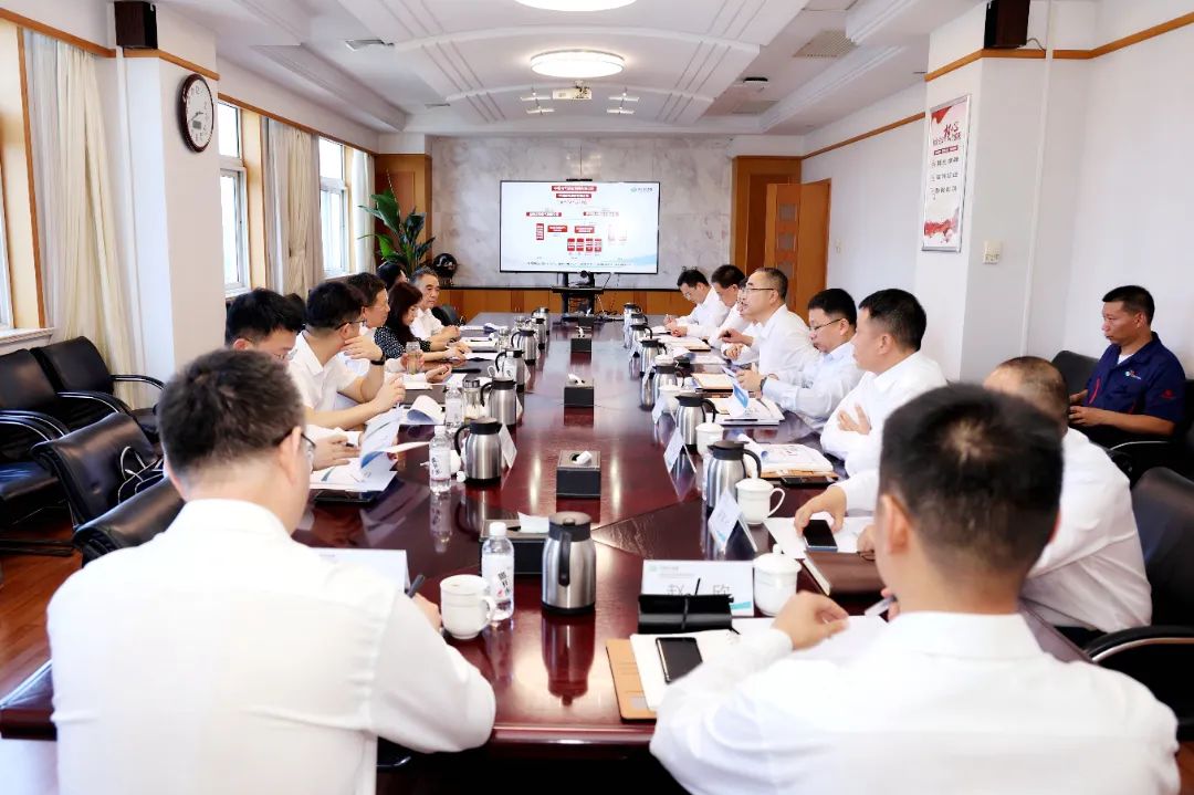 中國電氣裝備黨委書記、董事長李洪鳳到寶雞駐地企業(yè)調(diào)研
