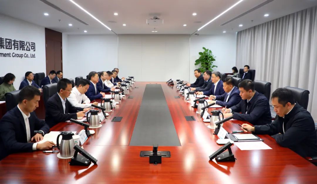 中國(guó)電氣裝備黨委書記、董事長(zhǎng)李洪鳳會(huì)見(jiàn)濟(jì)南市委副書記、市長(zhǎng)于海田