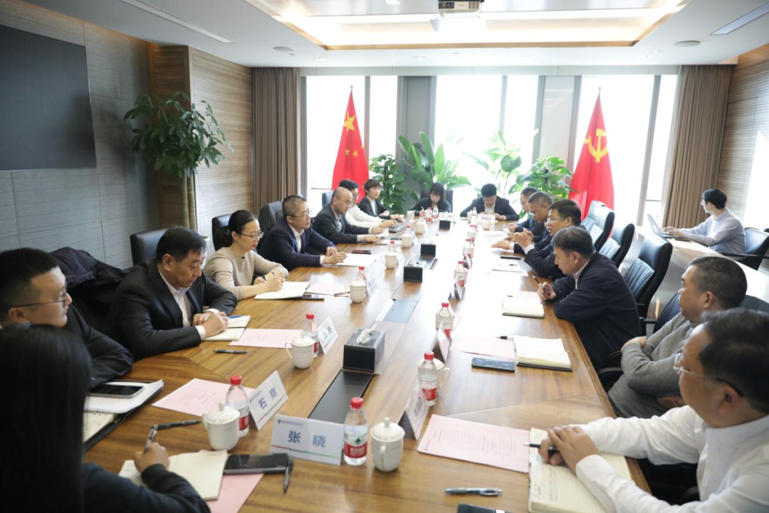 國家電投浙江公司總經(jīng)理、黨委副書記黃保軍會(huì)見浙商銀行總行黨委委員、副行長景峰