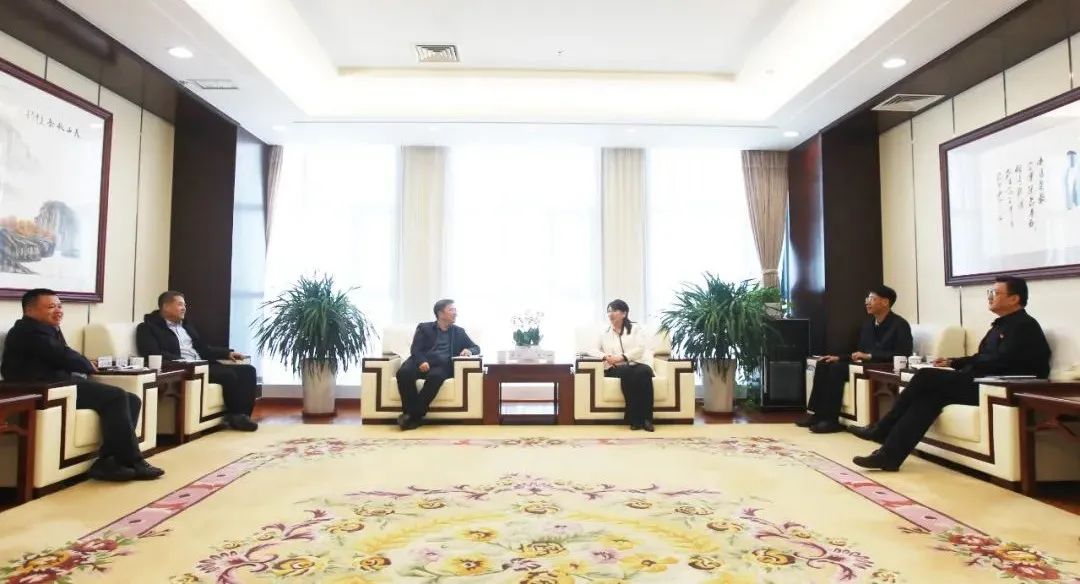國家電投新疆公司與中國水電四局、中交集團(tuán)、運(yùn)達(dá)股份座談
