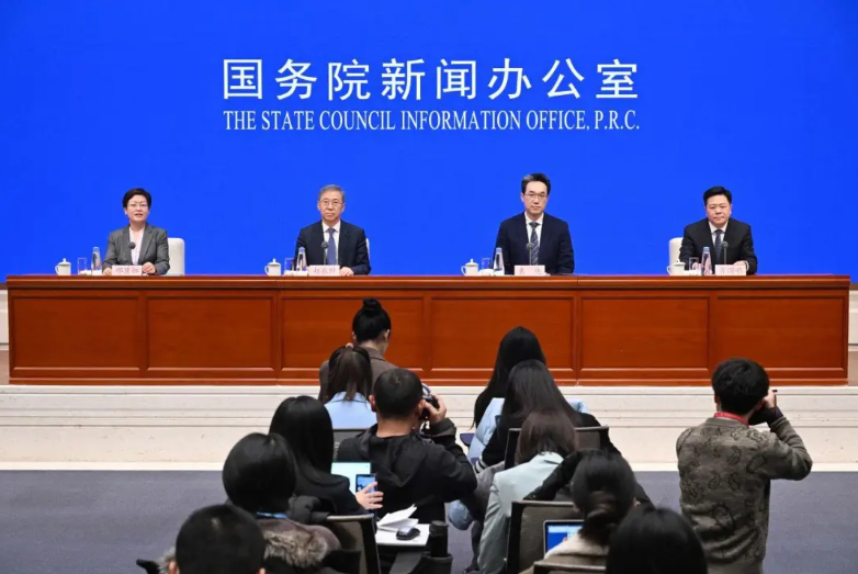 國(guó)家發(fā)改委：“沙戈荒”新能源基地加快建設(shè)，截至11月底，西北五省風(fēng)光裝機(jī)達(dá)到280GW左右