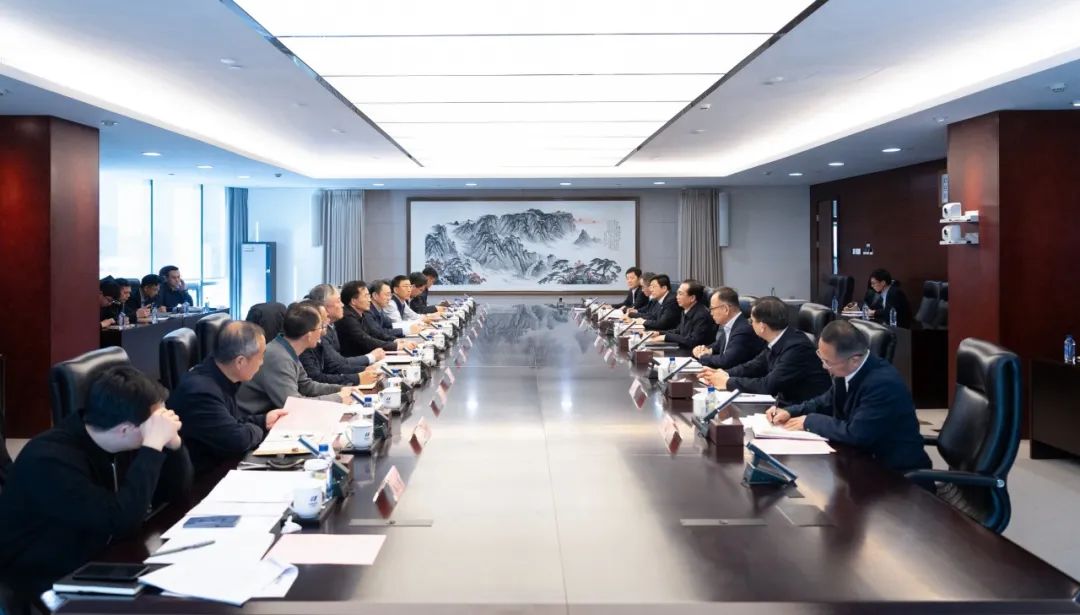 華電集團(tuán)董事長、黨組書記江毅與北京市政府黨組成員、副市長文獻(xiàn)舉行會談