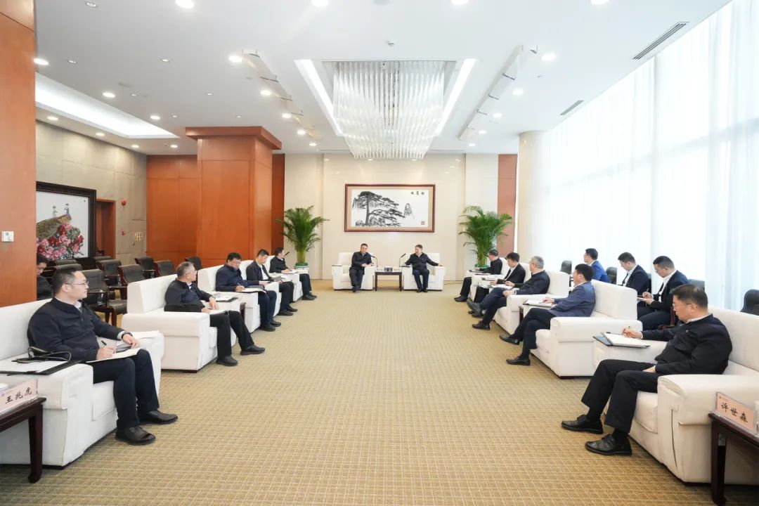華能集團(tuán)董事長溫樞剛、總經(jīng)理張文峰會見哈電集團(tuán)董事長曹志安、總經(jīng)理黃偉