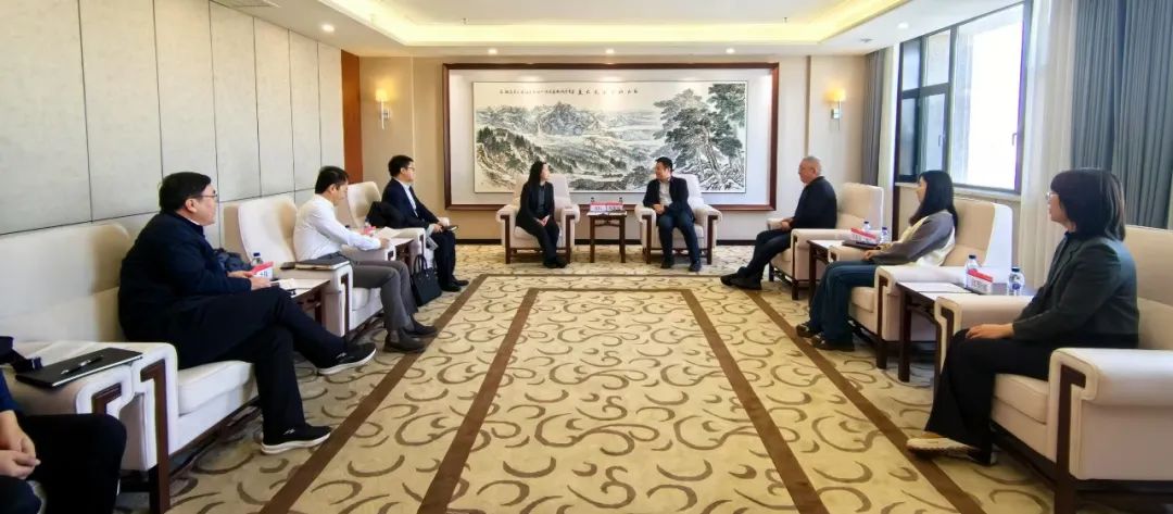 中國農業(yè)銀行吉林省分行黨委委員、副行長兼長春分行黨委書記、行長曹紅一行拜訪華電吉林公司