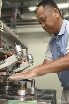 佳能EOS R日本體驗(yàn)之旅 探秘宇都宮工廠(chǎng)，揭開(kāi)紅圈鏡頭的光學(xué)鏡片加工奧秘